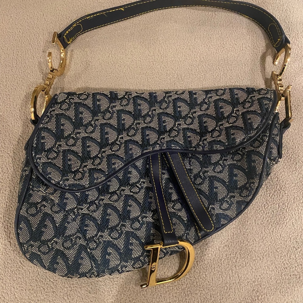 Dior mirror quality brand new never used so adorable and classic style